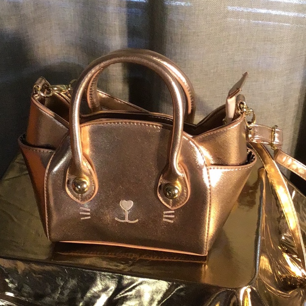Women’s BestyJohnson gold purse NWOT